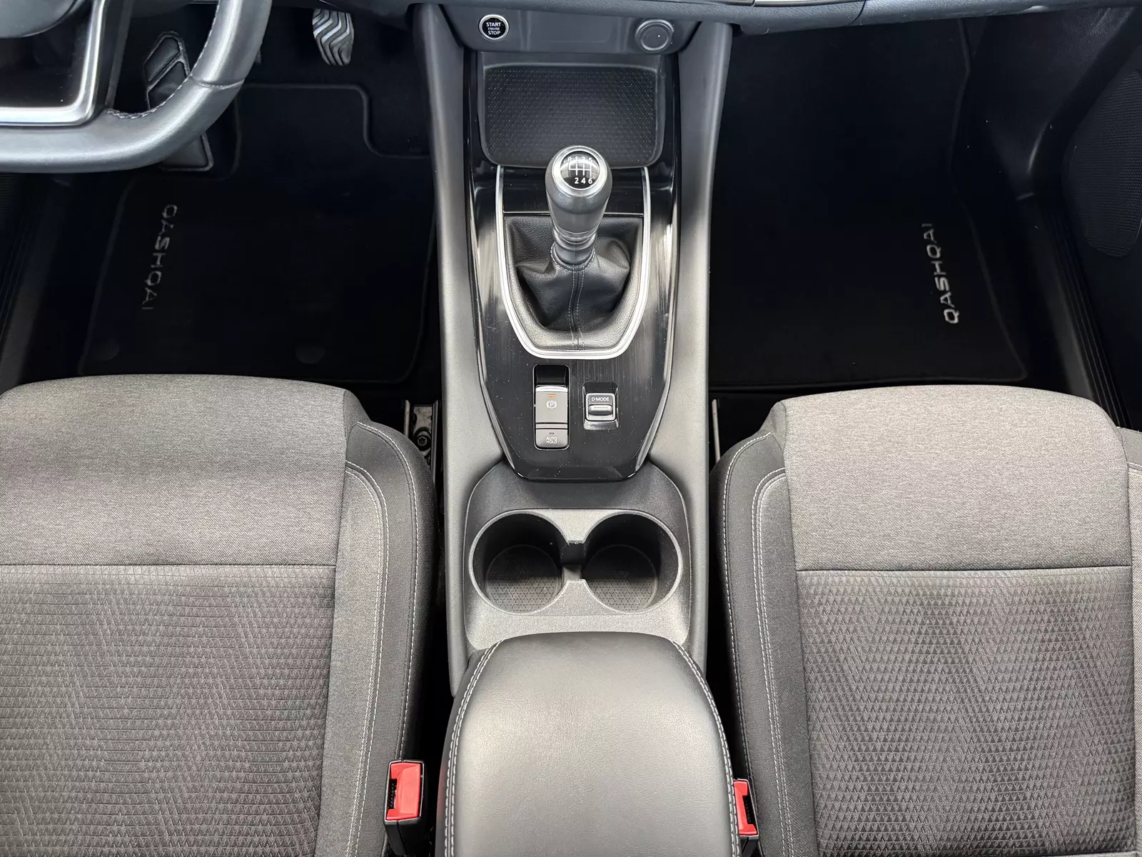 Nissan  Qashqai 1.3 DIG-T MHEV 140cv N-Connecta Hybrid 140 CV Manual