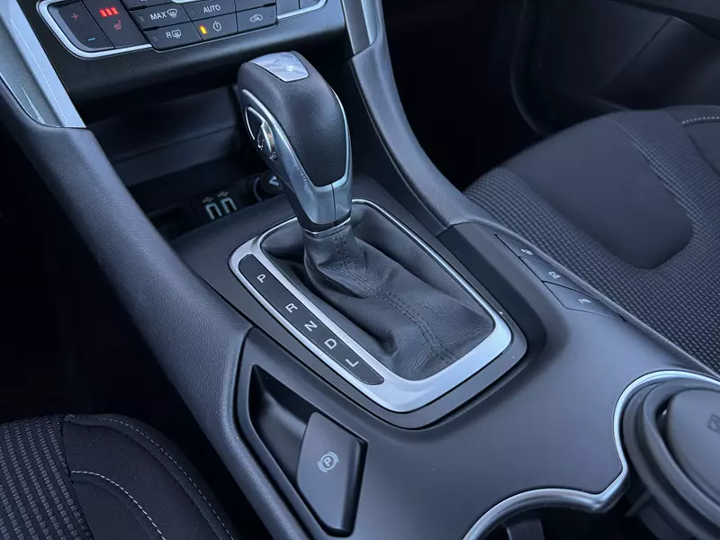 Ford Mondeo 2.0 Titanium 187Cv HEV AT Hybrid  187 CV Automático