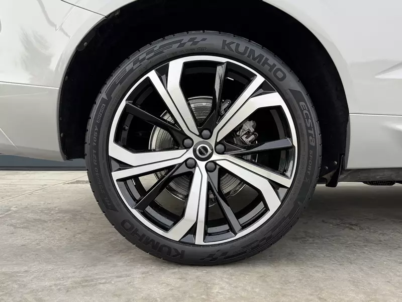 Volvo XC60 2.0 T6 AWD Recharge R-Design Auto 341 CV Automático