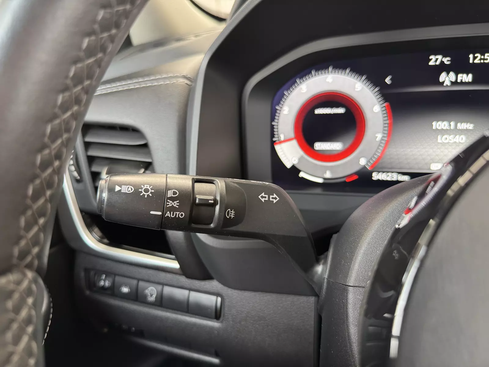 Nissan  Qashqai 1.3 DIG-T MHEV 140cv N-Connecta Hybrid 140 CV Manual