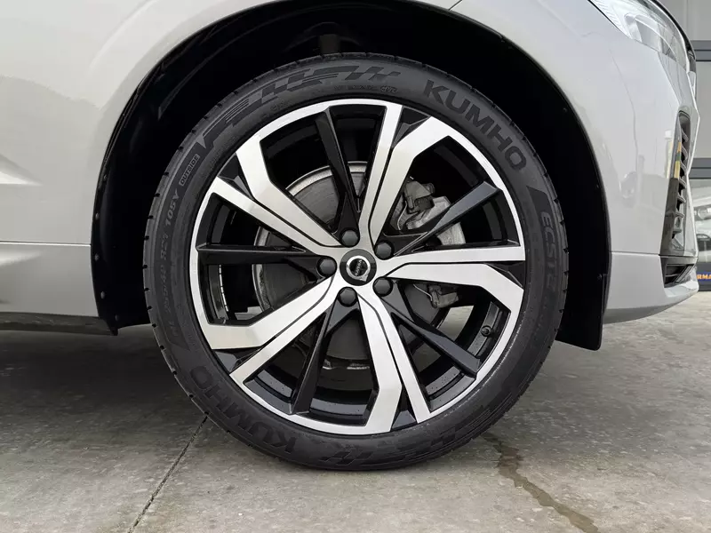 Volvo XC60 2.0 T6 AWD Recharge R-Design Auto 341 CV Automático