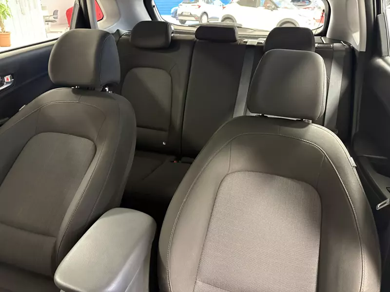 Hyundai Kona 1.6 GDI HEV Maxx DCT 141cv 141 CV Automático