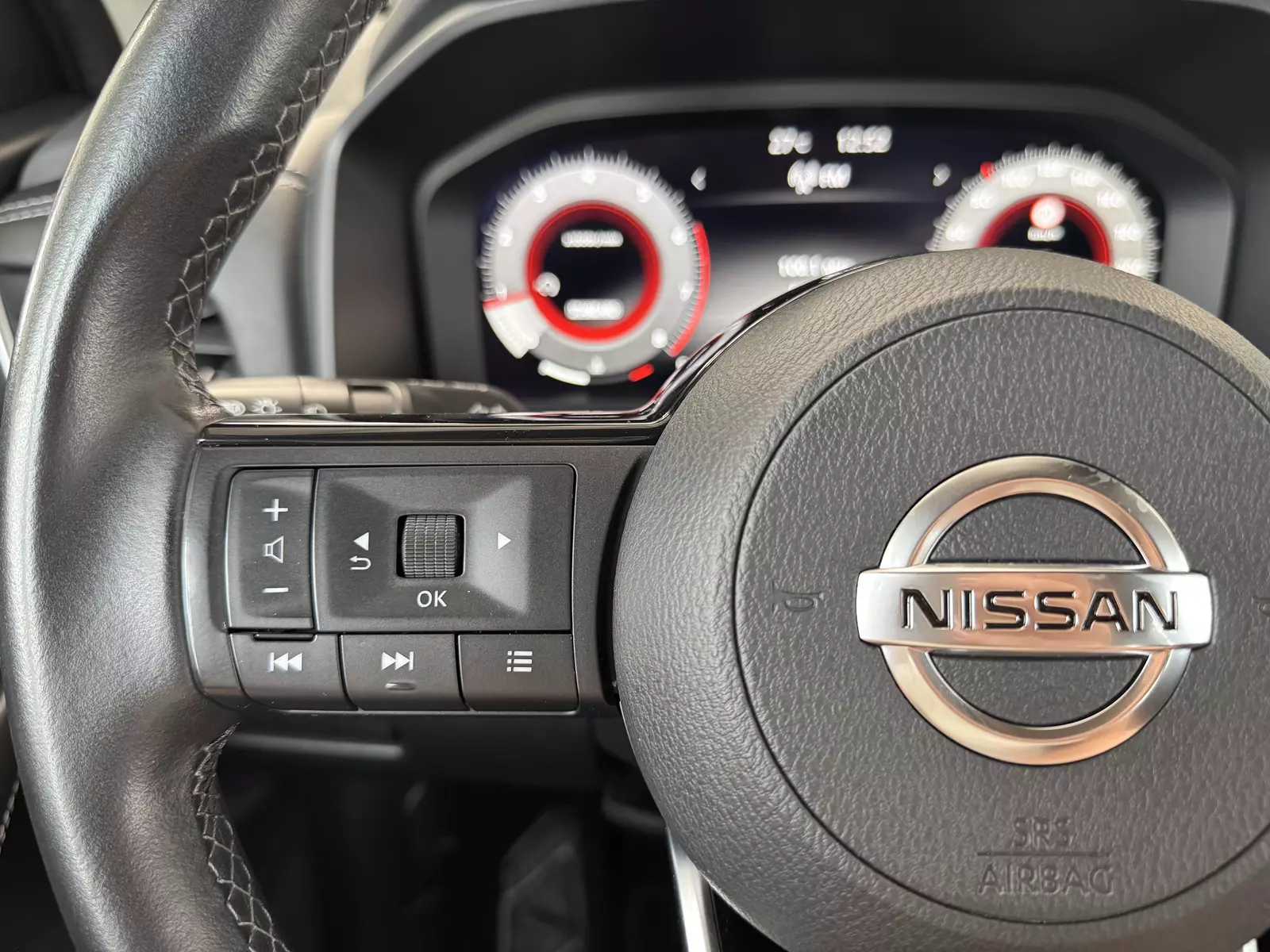 Nissan  Qashqai 1.3 DIG-T MHEV 140cv N-Connecta Hybrid 140 CV Manual