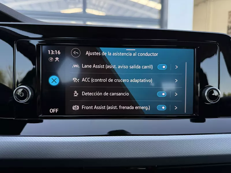 VOLKSWAGEN Golf VIII 2.0 TDI 115cv 115 CV Manual