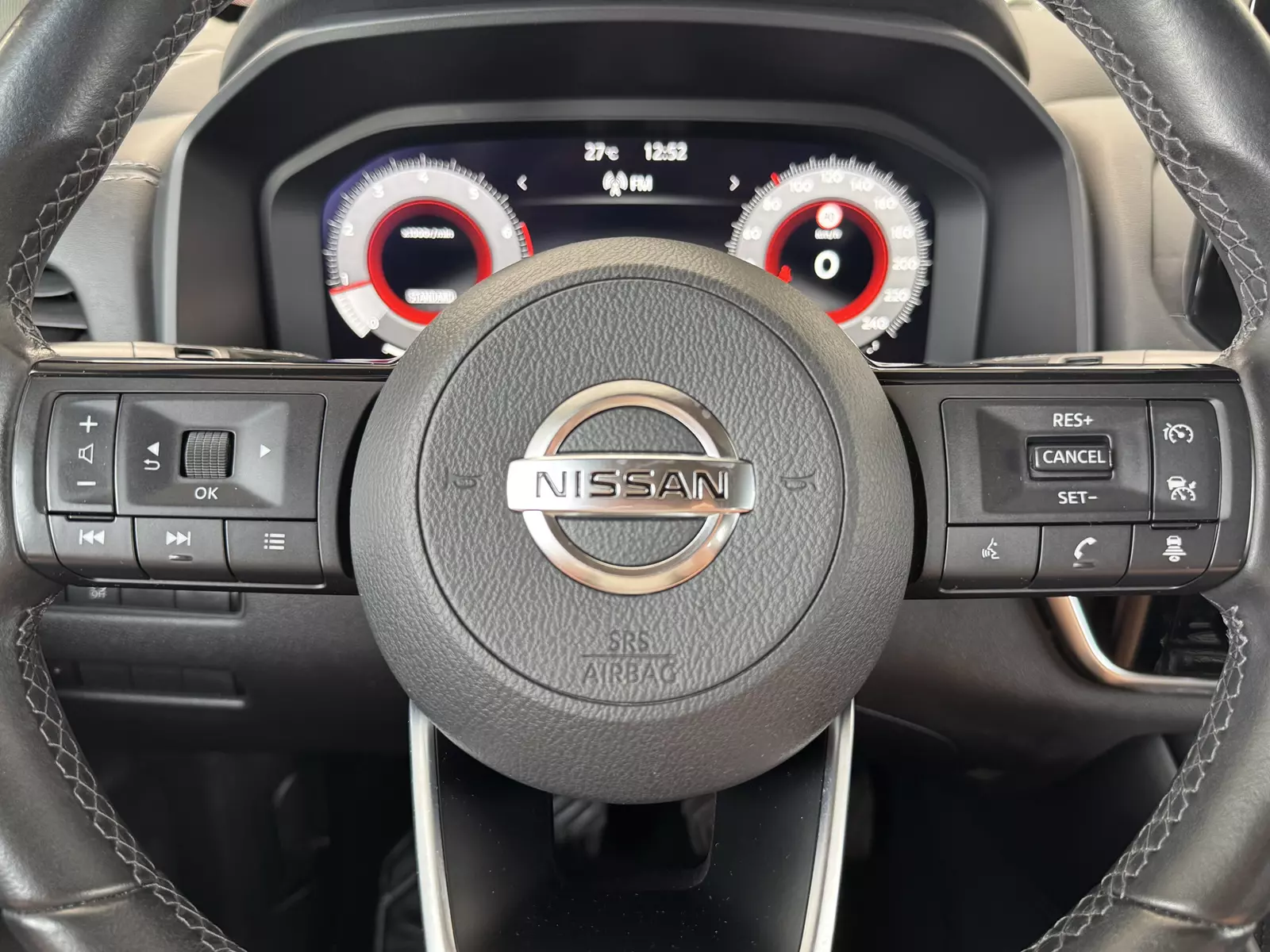 Nissan  Qashqai 1.3 DIG-T MHEV 140cv N-Connecta Hybrid 140 CV Manual
