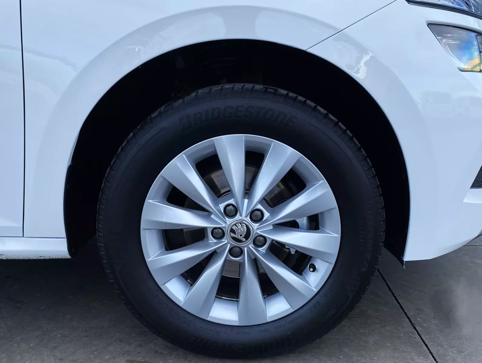 SKODA Kamiq 1.0 TSI 110cv DSG Ambition 110 CV Automático