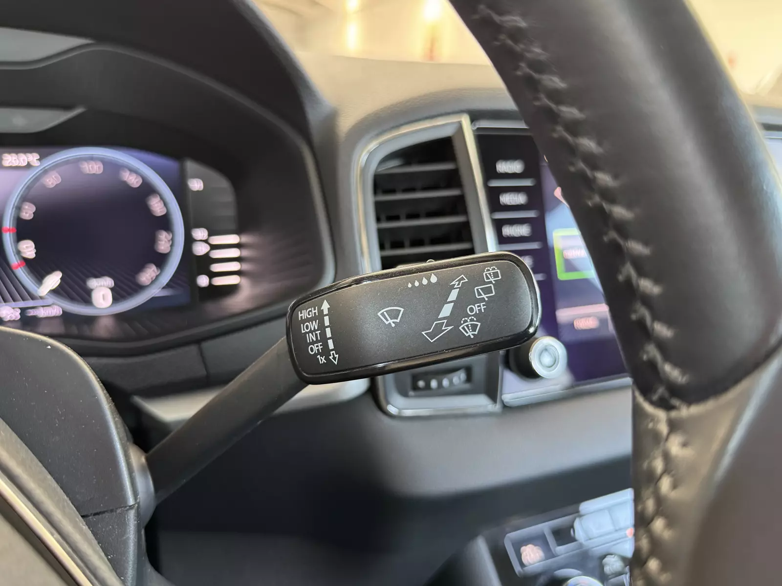 Skoda Karoq 1.5 TSI 150Cv DSG Ambition 150 CV Automático