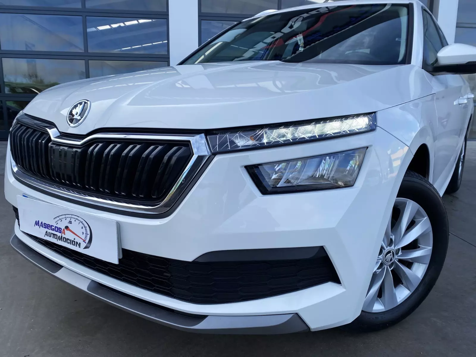SKODA Kamiq 1.0 TSI 110cv DSG Ambition 110 CV Automático