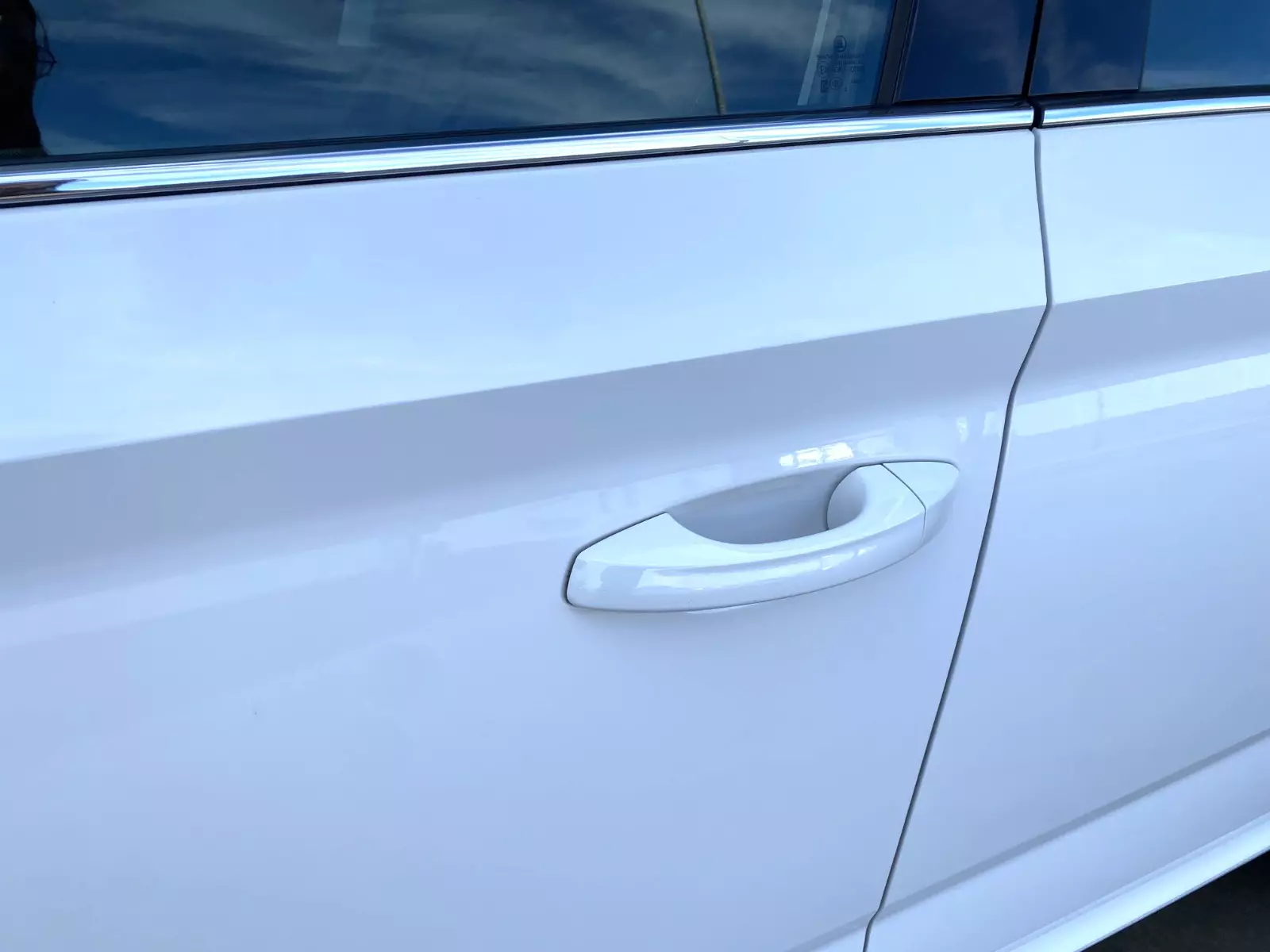 SKODA Kamiq 1.0 TSI 110cv DSG Ambition 110 CV Automático