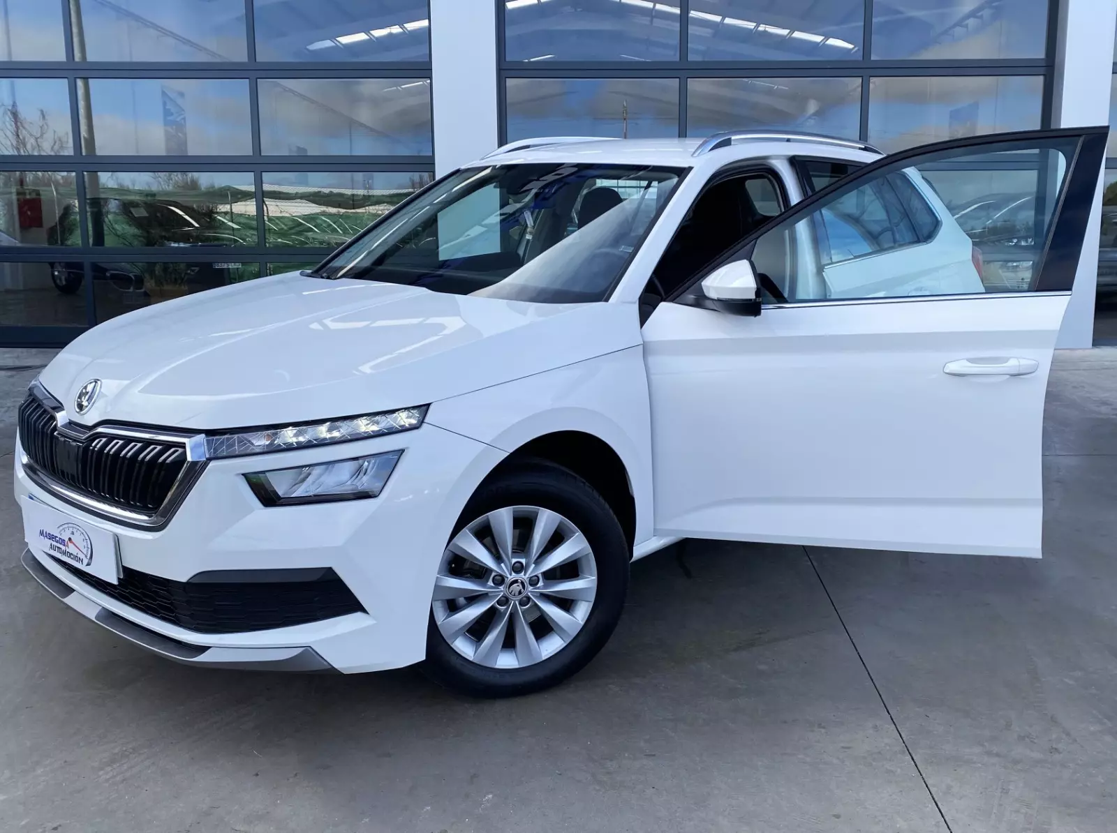 SKODA Kamiq 1.0 TSI 110cv DSG Ambition 110 CV Automático