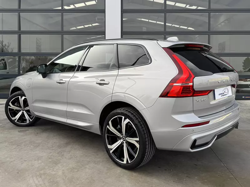 Volvo XC60 2.0 T6 AWD Recharge R-Design Auto 341 CV Automático