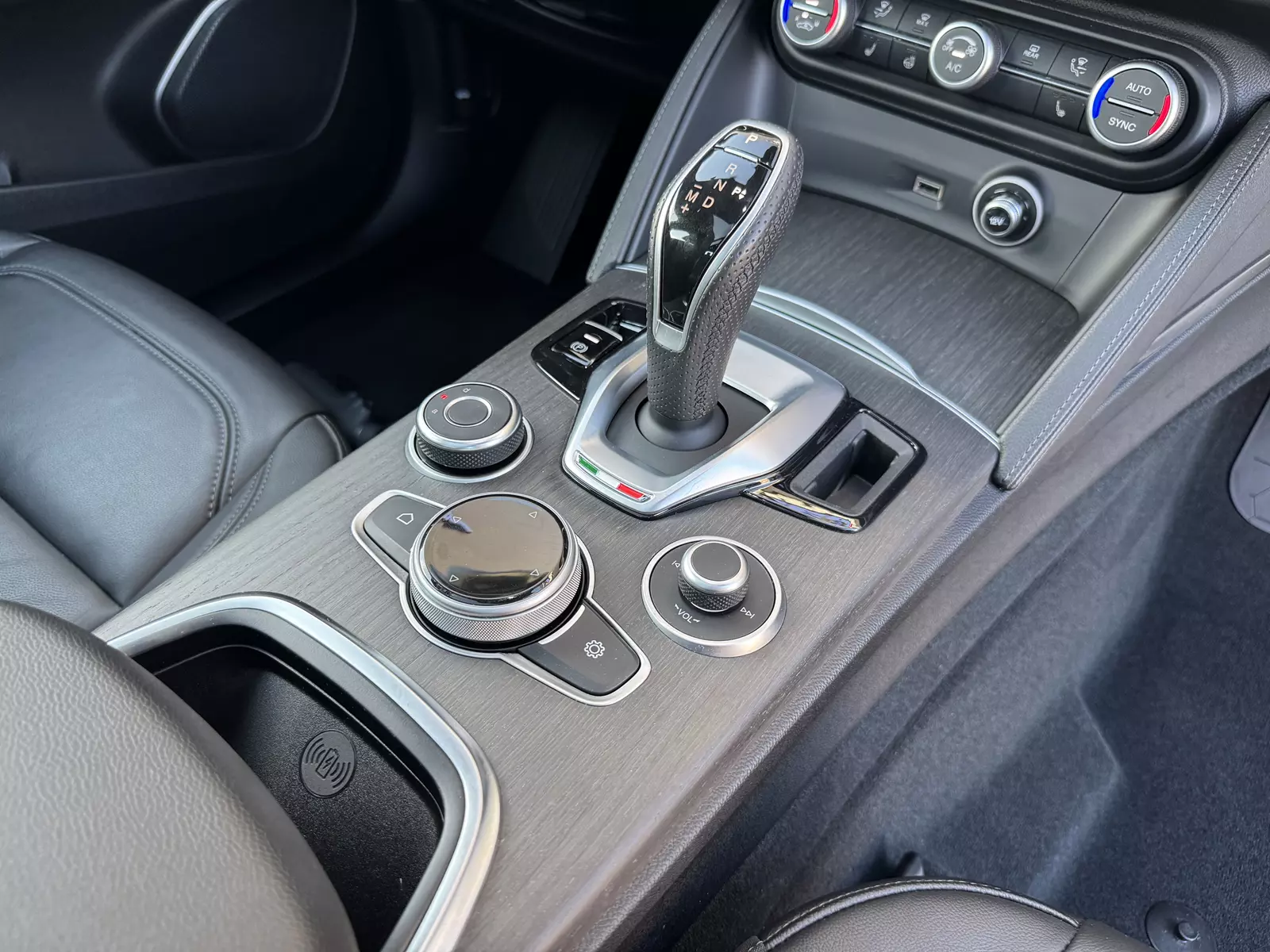Alfa Romeo  Stelvio 2.2 210CV TI Q4 210 CV Automático