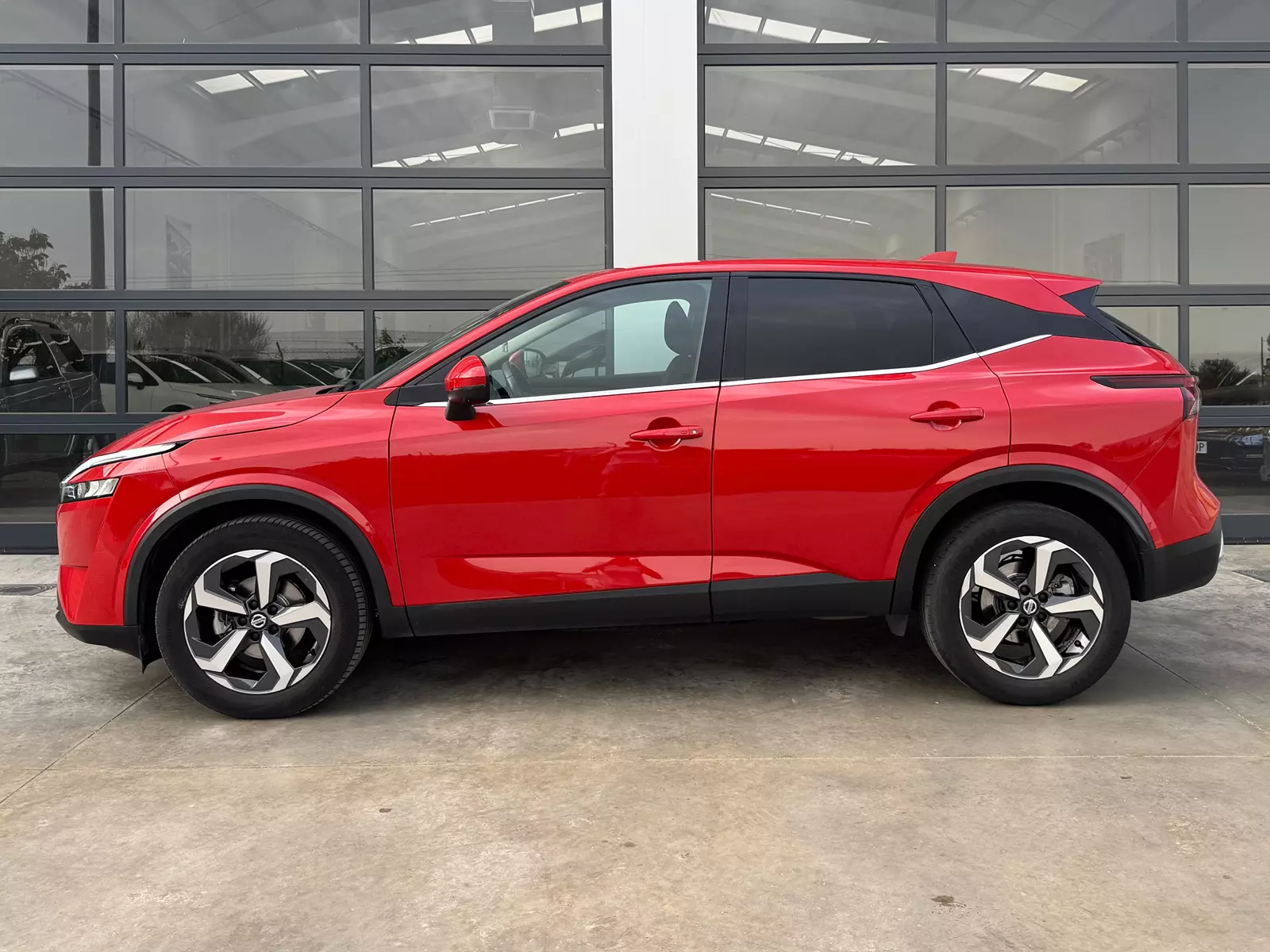 Nissan  Qashqai 1.3 DIG-T MHEV 140cv N-Connecta Hybrid 140 CV Manual