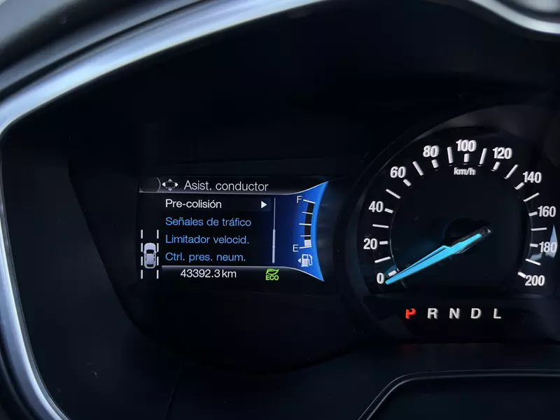 Ford Mondeo 2.0 Titanium 187Cv HEV AT Hybrid  187 CV Automático