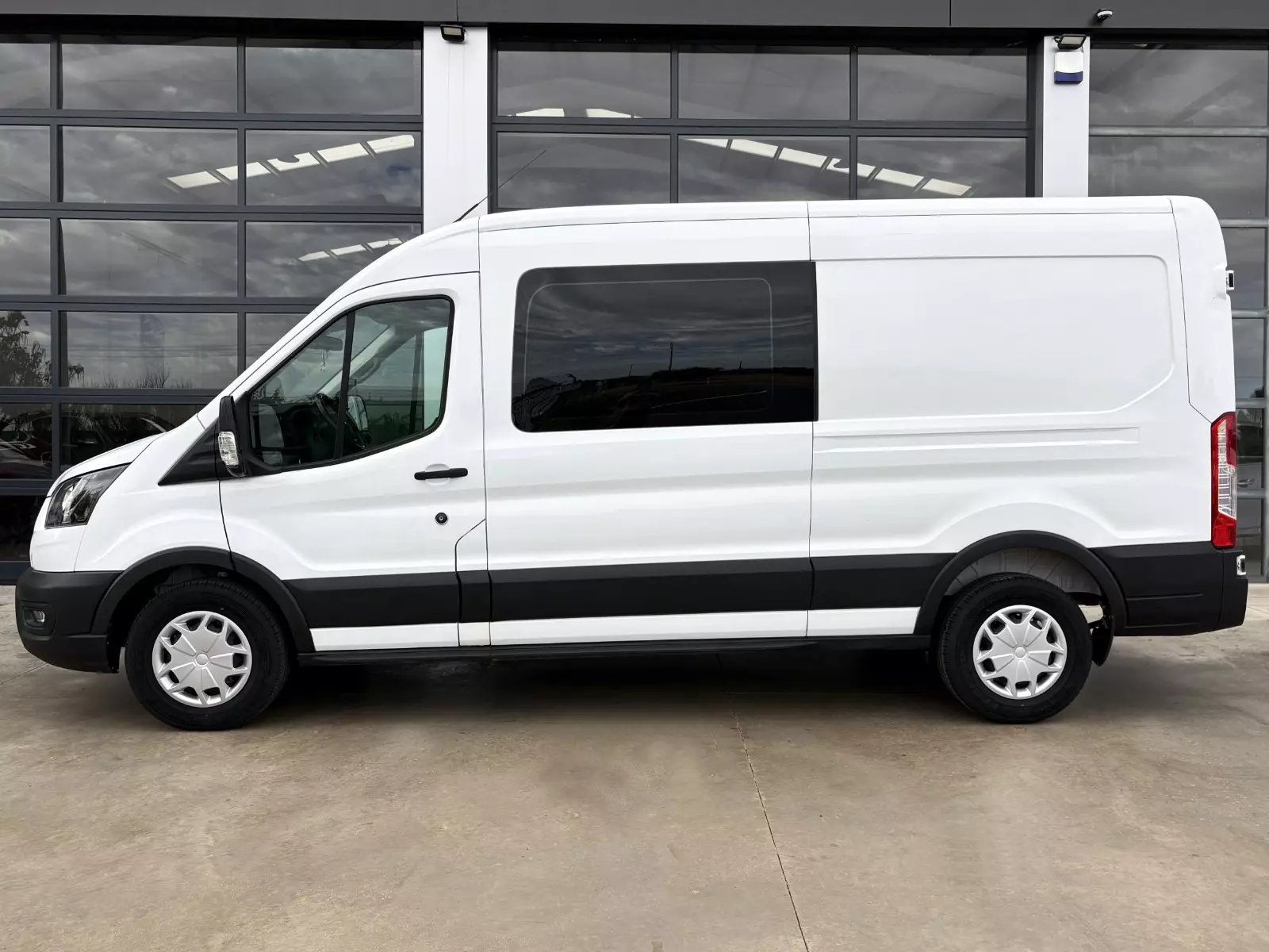 Ford  Transit 2.0 EcoBlue 130cv 350 Combi L3H2 Trend 7 Plazas 130 CV Manual