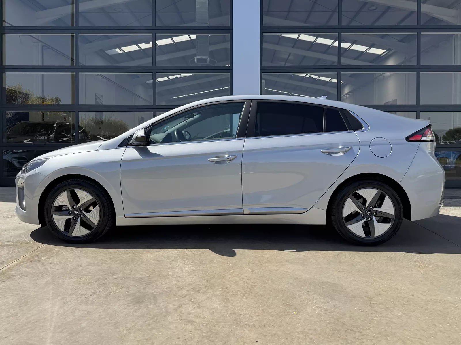 Hyundai Ioniq 1.6 GDI HEV 141cv Tecno DCT 141 CV Automático