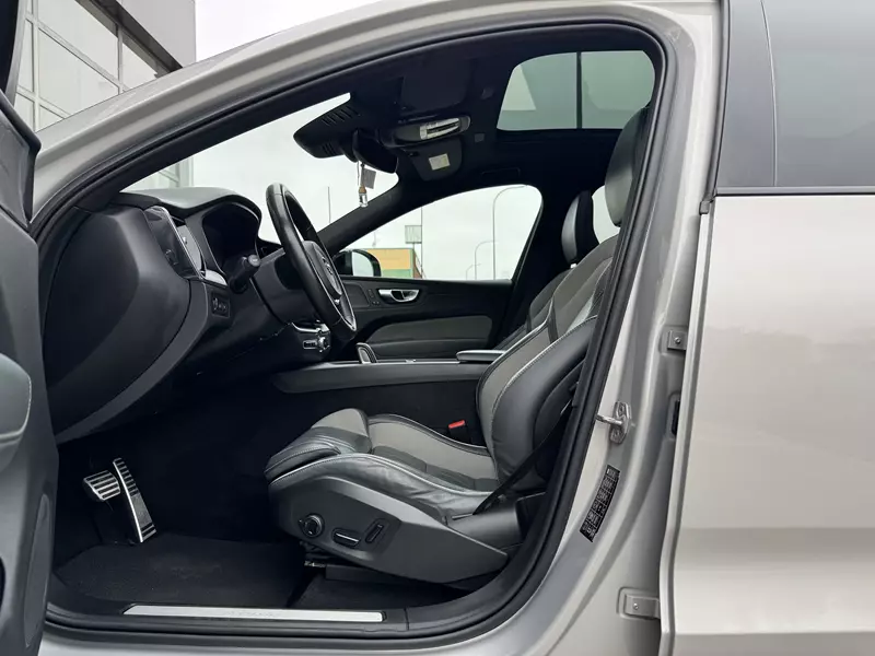 Volvo XC60 2.0 T6 AWD Recharge R-Design Auto 341 CV Automático