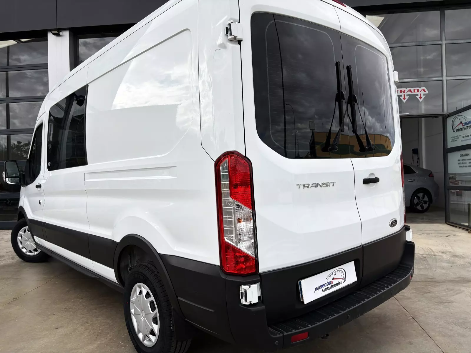 Ford  Transit 2.0 EcoBlue 130cv 350 Combi L3H2 Trend 7 Plazas 130 CV Manual