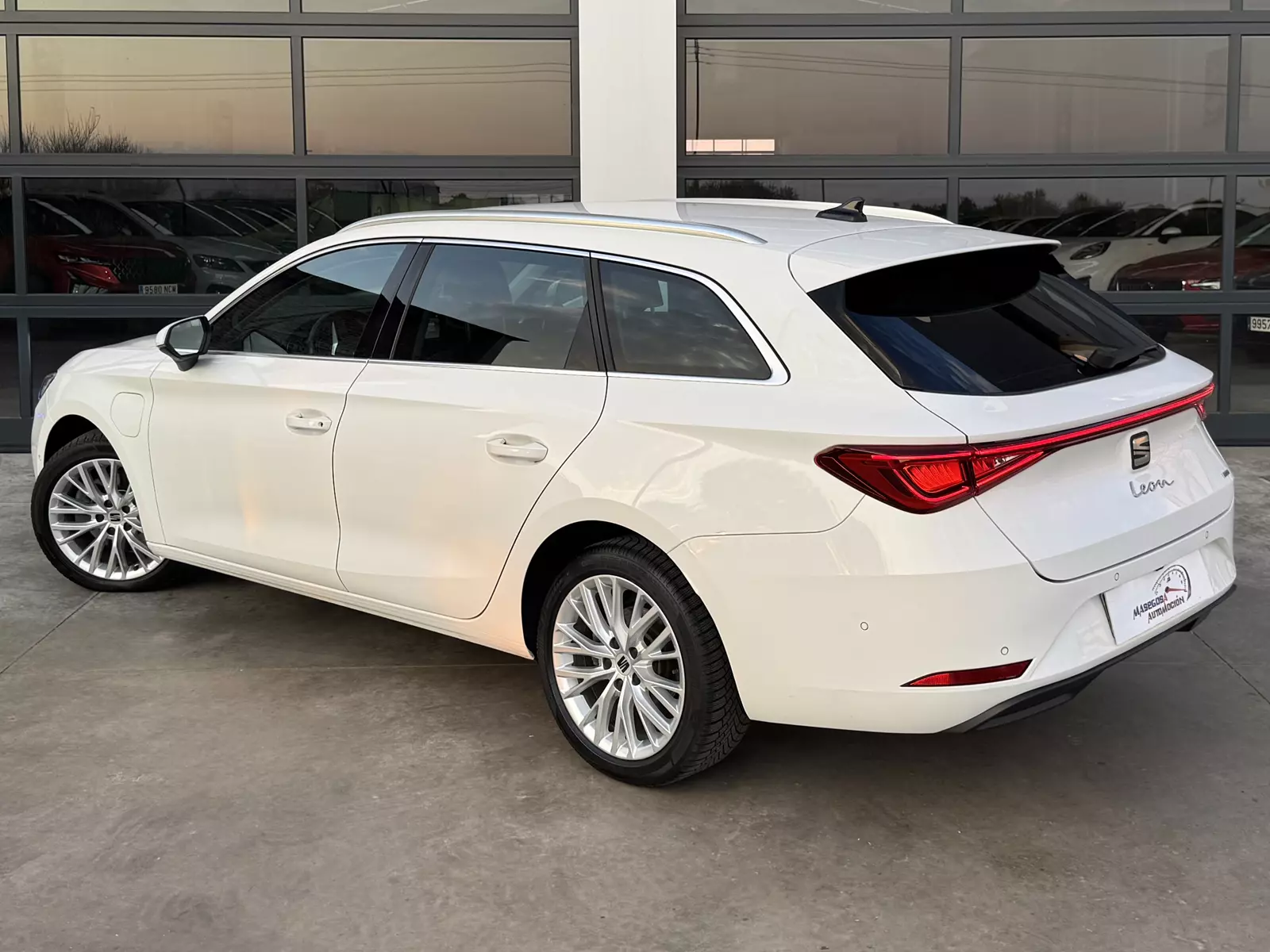 Seat León Sportstourer 1.4 e-Hybrid 204 CV DSG Xcellence Go L 204 CV Automático